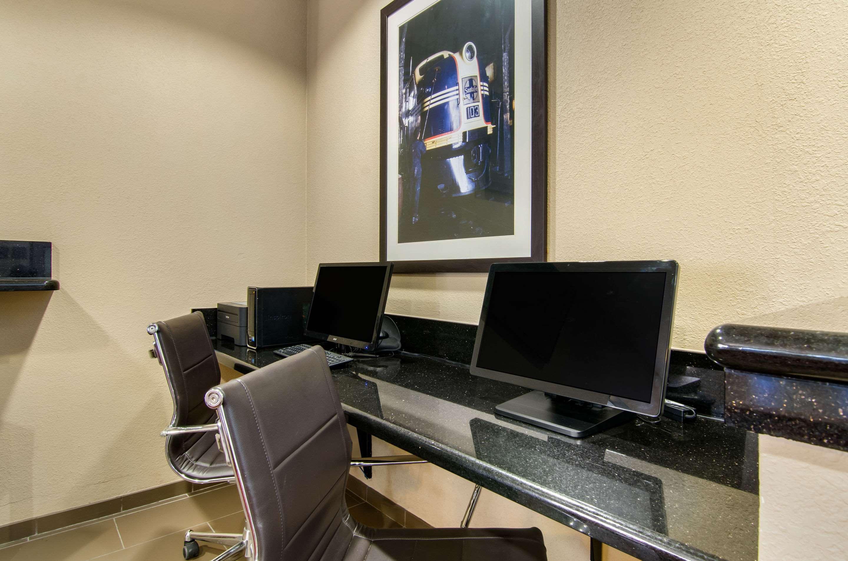 Comfort Inn & Suites Kansas City - Northeast Εξωτερικό φωτογραφία