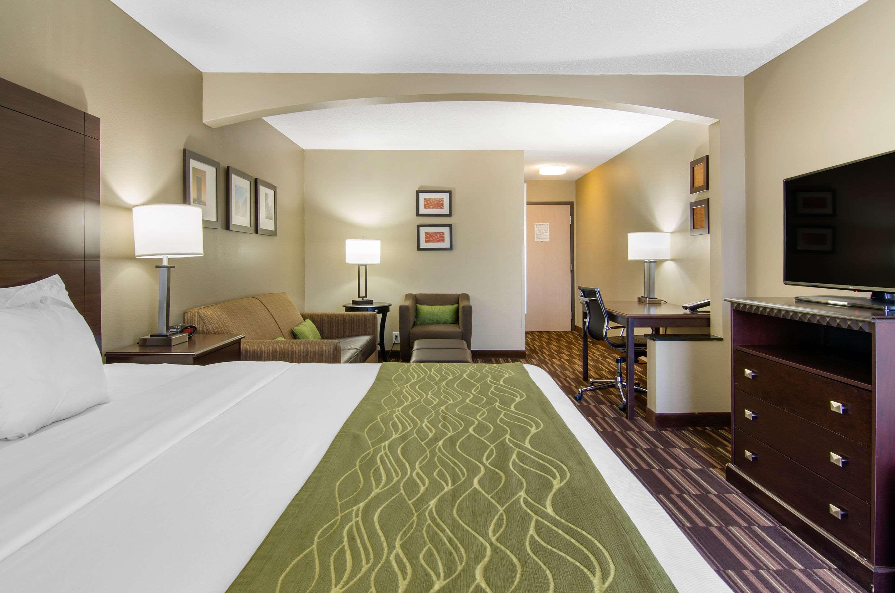 Comfort Inn & Suites Kansas City - Northeast Εξωτερικό φωτογραφία
